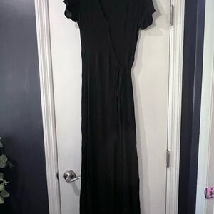 Lulu's Classic Black Maxi Dress